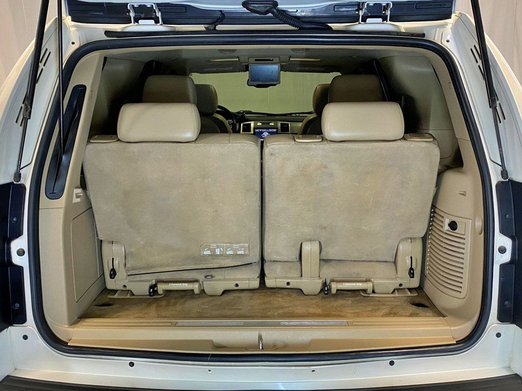 2011 Cadillac Escalade AWD 4dr Luxury - 23009772 - 57