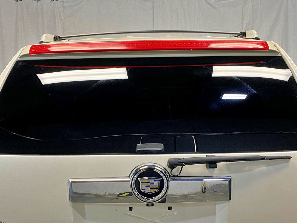 2011 Cadillac Escalade AWD 4dr Luxury - 23009772 - 7