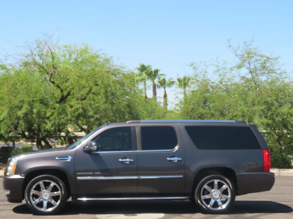 2011 Cadillac Escalade ESCALADE ESV 4X4 THIRD ROW SEAT LEATHER AZ ESCALADE EXTRA CLEAN - 23080627 - 1