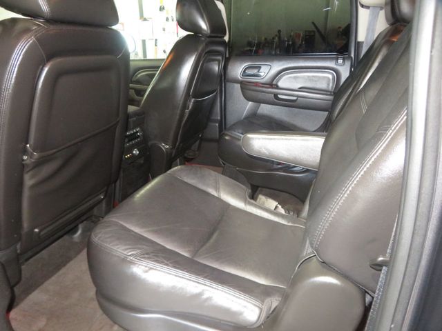 2011 Cadillac Escalade ESCALADE ESV 4X4 THIRD ROW SEAT LEATHER AZ EXCALADE EXTRA CLEAN - 23080627 - 23