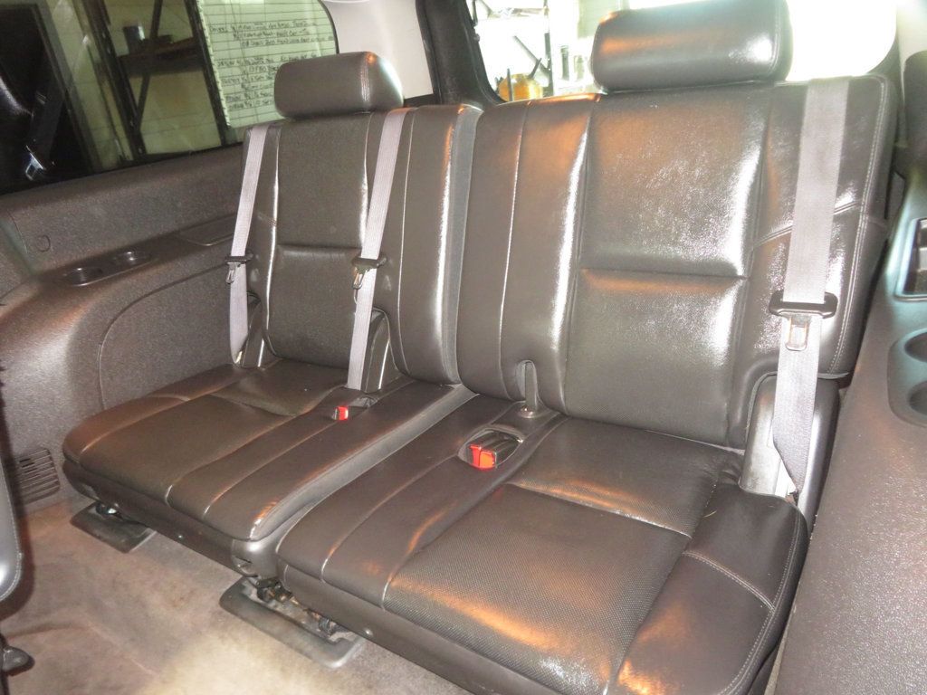 2011 Cadillac Escalade ESCALADE ESV 4X4 THIRD ROW SEAT LEATHER AZ EXCALADE EXTRA CLEAN - 23080627 - 26