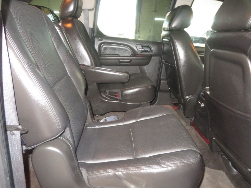 2011 Cadillac Escalade ESCALADE ESV 4X4 THIRD ROW SEAT LEATHER AZ EXCALADE EXTRA CLEAN - 23080627 - 28