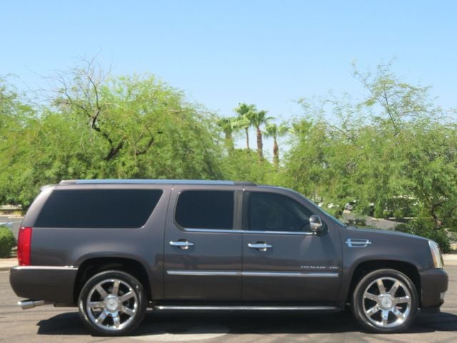 2011 Cadillac Escalade ESCALADE ESV 4X4 THIRD ROW SEAT LEATHER AZ EXCALADE EXTRA CLEAN - 23080627 - 2