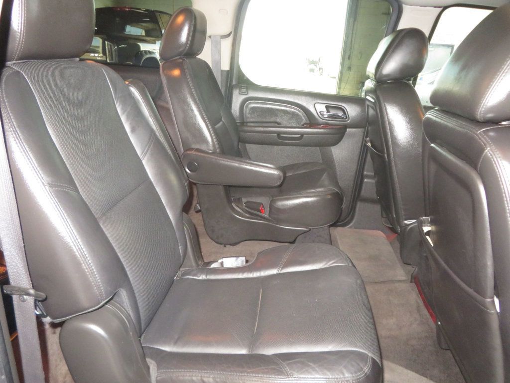 2011 Cadillac Escalade ESCALADE ESV 4X4 THIRD ROW SEAT LEATHER AZ EXCALADE EXTRA CLEAN - 23080627 - 29