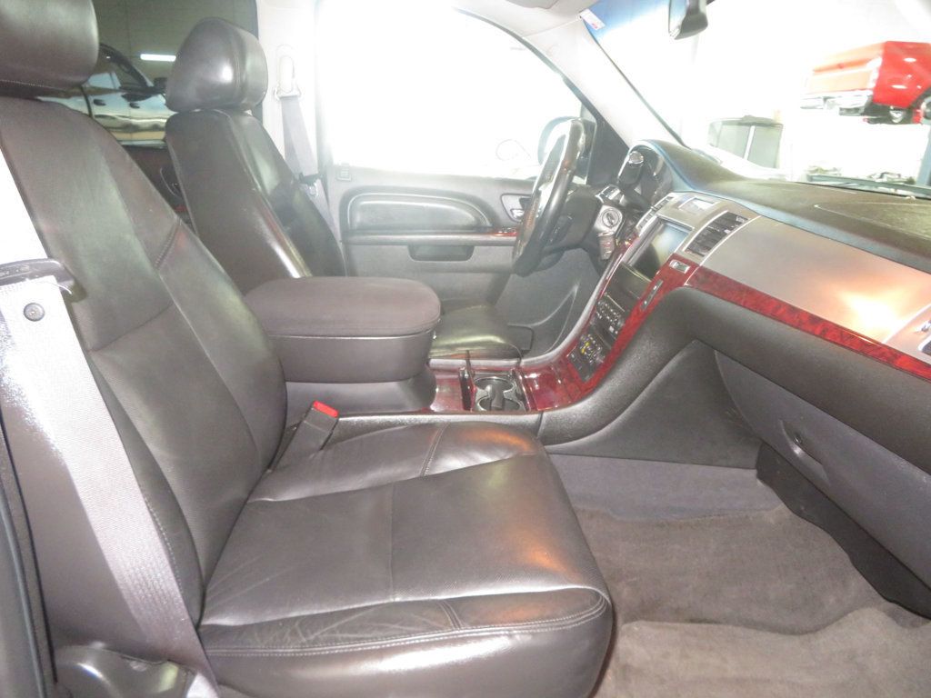 2011 Cadillac Escalade ESCALADE ESV 4X4 THIRD ROW SEAT LEATHER AZ EXCALADE EXTRA CLEAN - 23080627 - 33