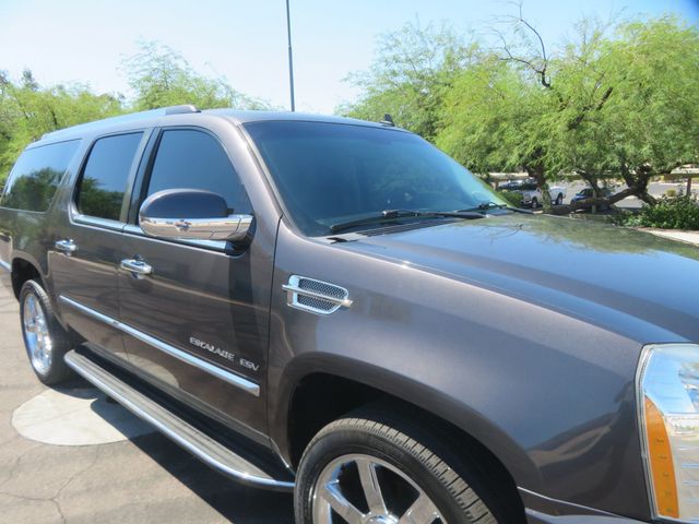 2011 Cadillac Escalade ESCALADE ESV 4X4 THIRD ROW SEAT LEATHER AZ EXCALADE EXTRA CLEAN - 23080627 - 8