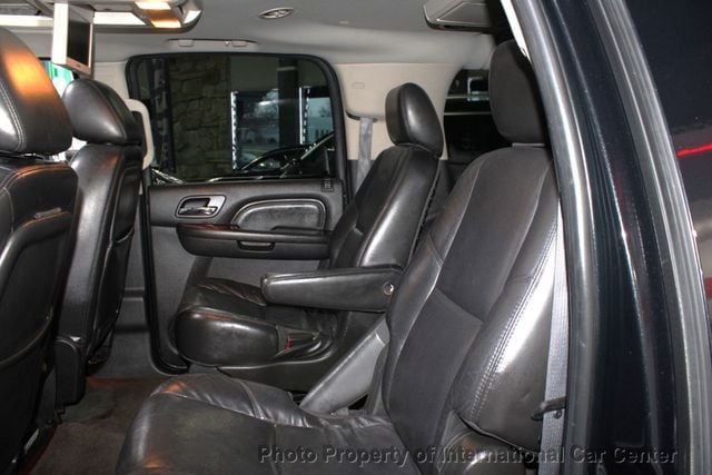 2011 Cadillac Escalade ESV Luxury photo 30