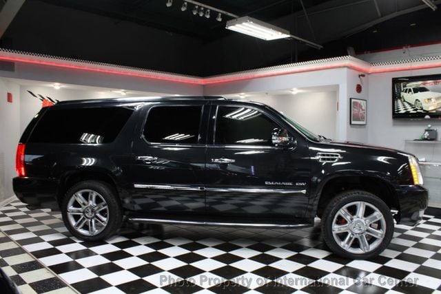 2011 Cadillac Escalade ESV Luxury photo 5