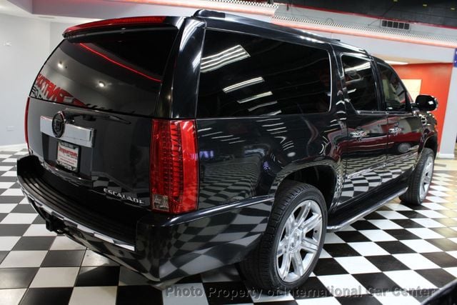 2011 Cadillac Escalade ESV Luxury photo 6