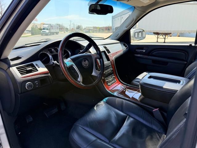 2011 Cadillac Escalade ESV LUXURY - 23017330 - 12