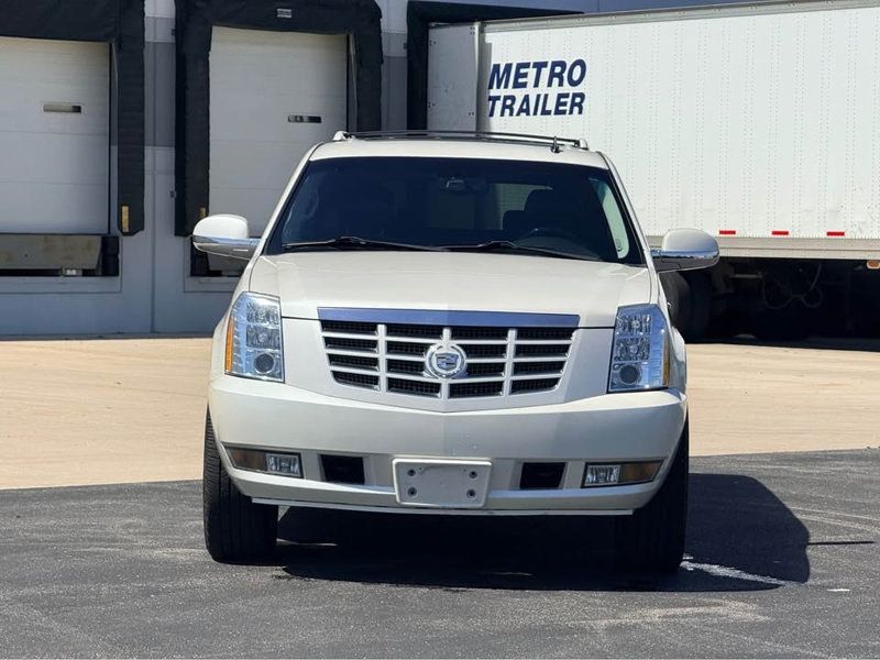 2011 Cadillac Escalade ESV LUXURY - 23017330 - 19