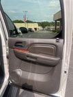 2011 Cadillac Escalade ESV Premium - 22574631 - 17