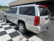 2011 Cadillac Escalade ESV Premium - 22574631 - 4