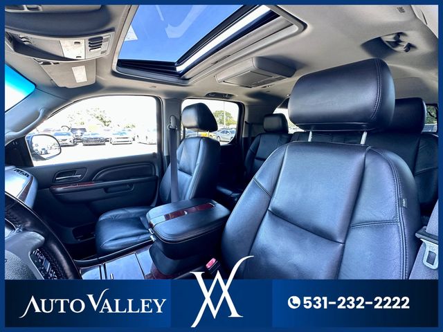 2011 Cadillac Escalade ESV Sport Utility 4D - 22939068 - 13