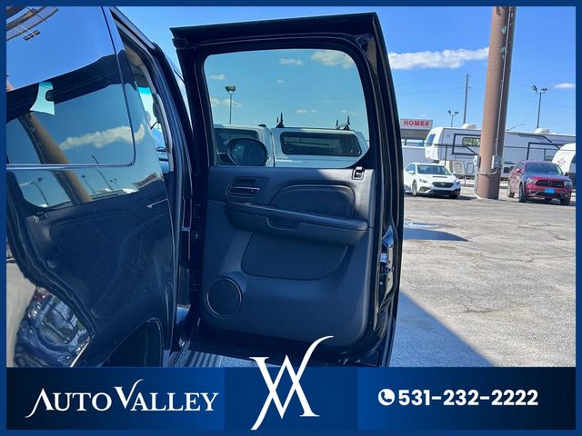 2011 Cadillac Escalade ESV Sport Utility 4D - 22939068 - 23