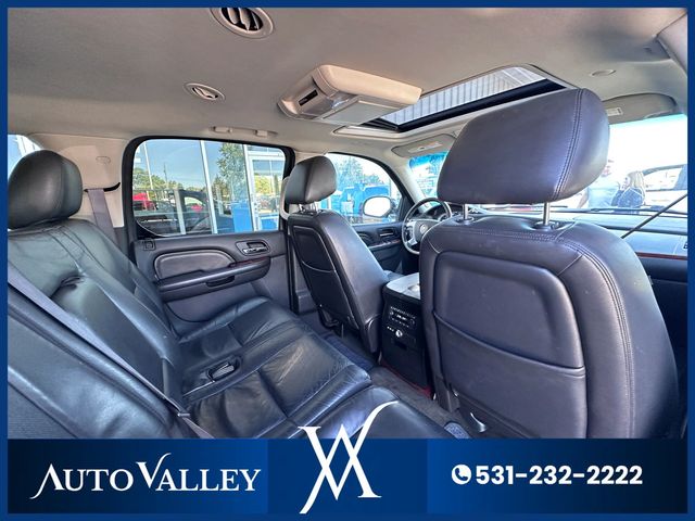 2011 Cadillac Escalade ESV Sport Utility 4D - 22939068 - 26