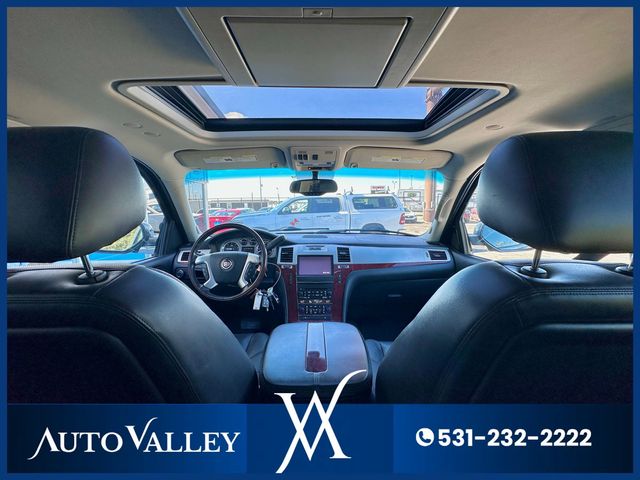 2011 Cadillac Escalade ESV Sport Utility 4D - 22939068 - 27