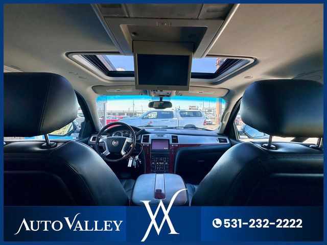2011 Cadillac Escalade ESV Sport Utility 4D - 22939068 - 28
