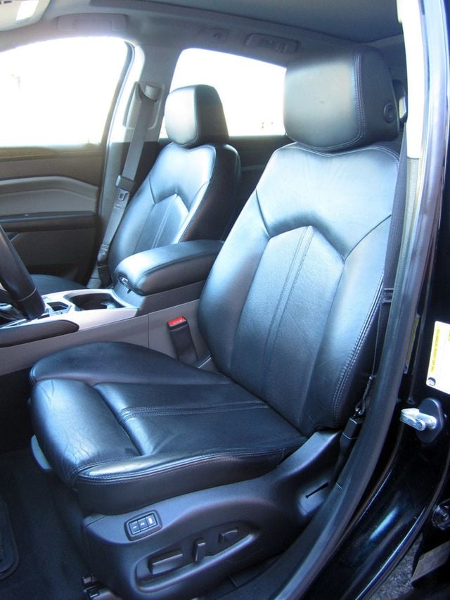 2011 Cadillac SRX Luxury Collection photo 15