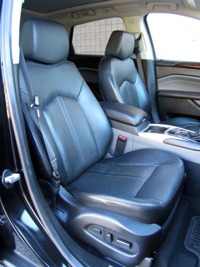 2011 Cadillac SRX Luxury Collection photo 16