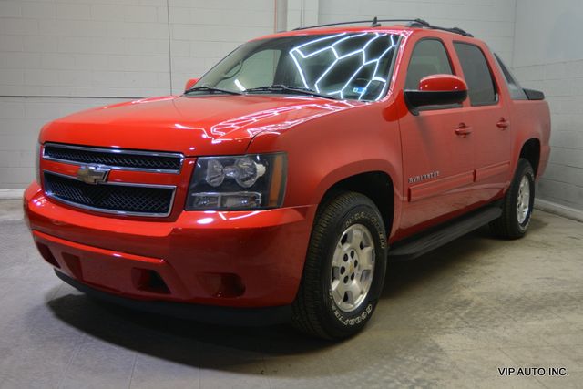2011 Chevrolet Avalanche 2WD Crew Cab LS - 23009147 - 1