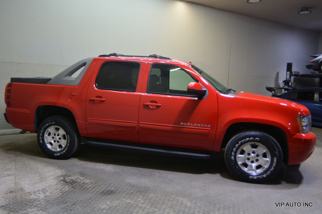 2011 Chevrolet Avalanche 2WD Crew Cab LS - 23009147 - 28