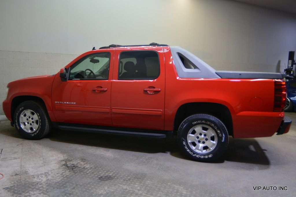 2011 Chevrolet Avalanche 2WD Crew Cab LS - 23009147 - 30