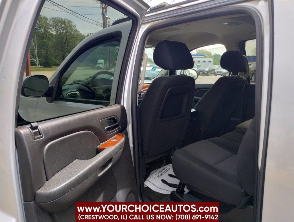 2011 Chevrolet Avalanche 4WD Crew Cab LS - 22849589 - 16