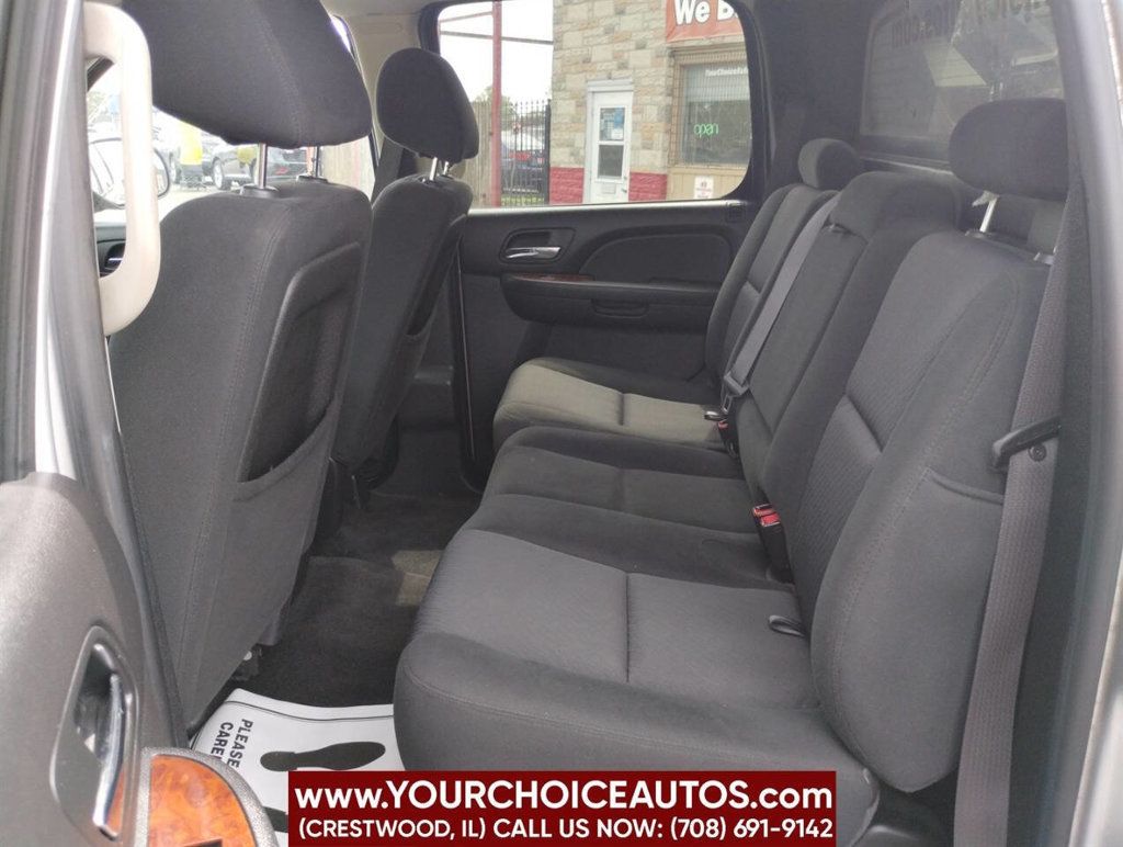 2011 Chevrolet Avalanche 4WD Crew Cab LS - 22849589 - 17