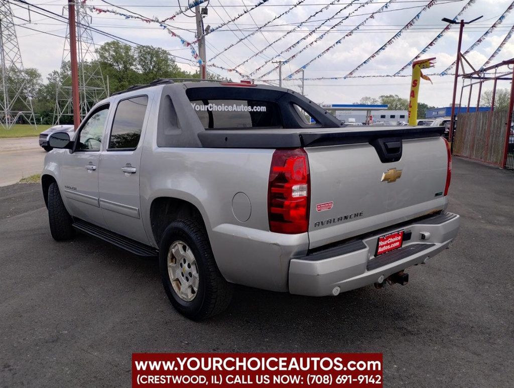 2011 Chevrolet Avalanche 4WD Crew Cab LS - 22849589 - 2