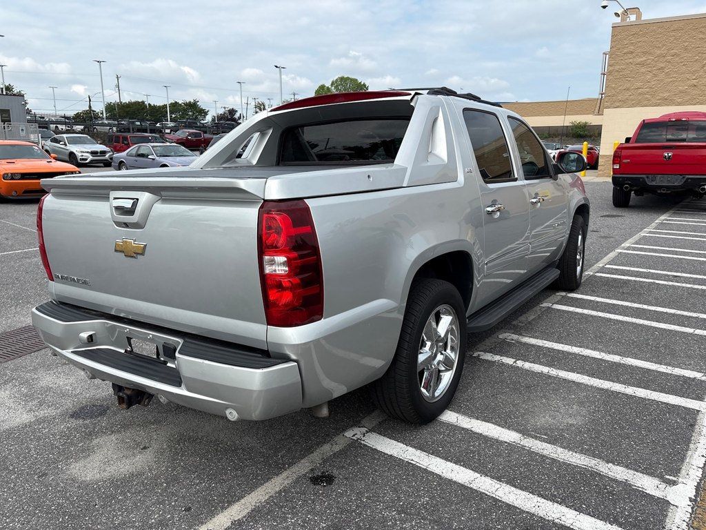 2011 Chevrolet Avalanche 4WD Crew Cab LTZ - 23049931 - 6