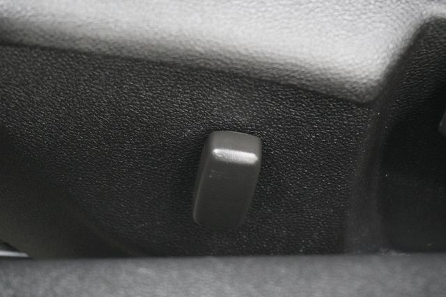 2011 Chevrolet Camaro 2dr Coupe 1LS - 22994941 - 13