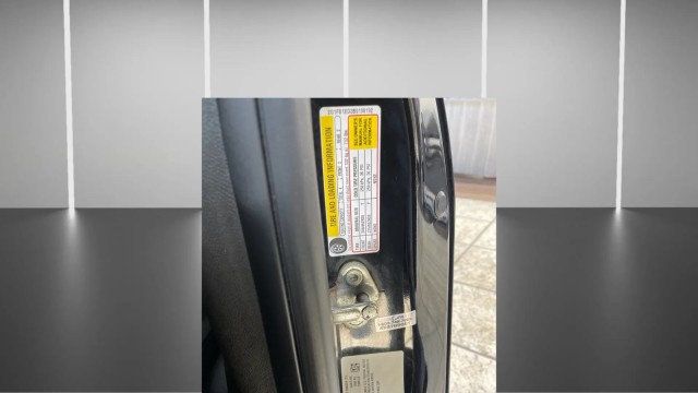 2011 Chevrolet Camaro 2dr Coupe 1LT - 22984880 - 16