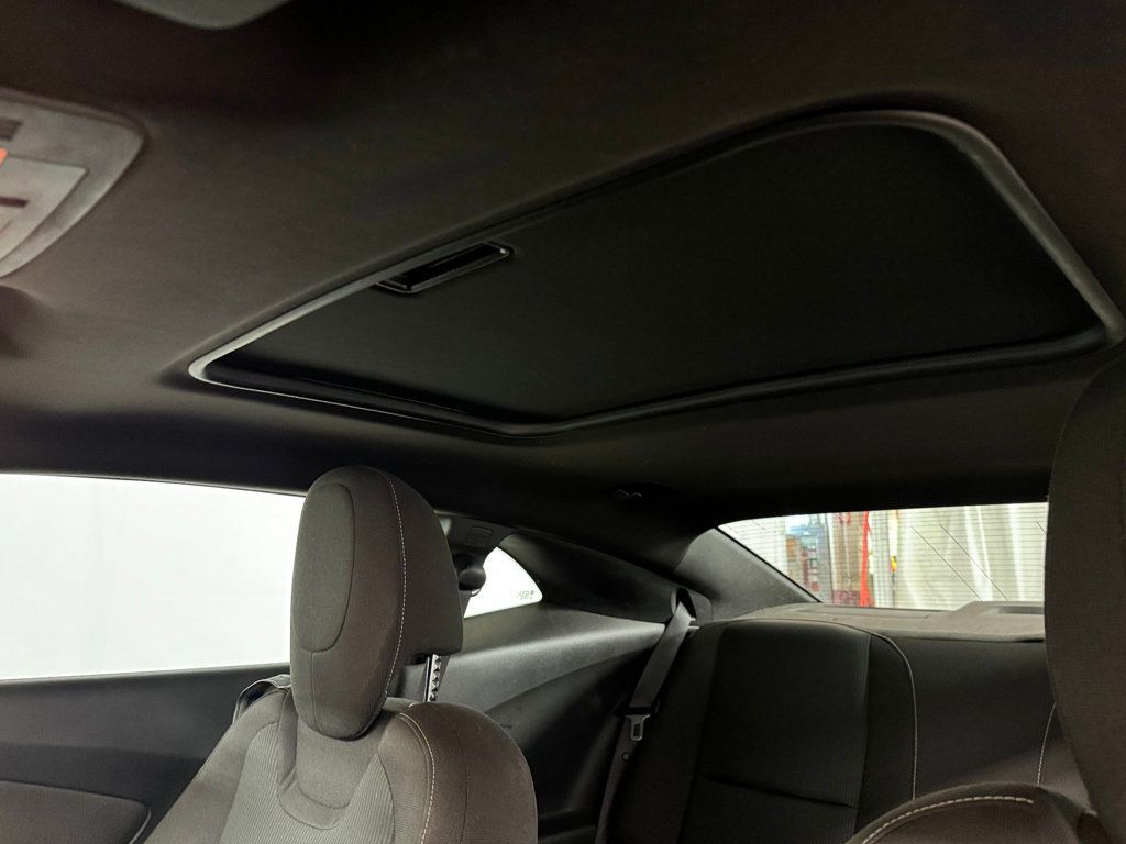 2011 Chevrolet Camaro 2dr Coupe 1LT - 22972091 - 13