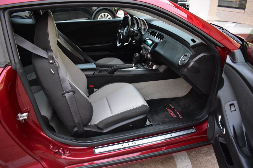 2011 Chevrolet Camaro 2dr Coupe 1SS - 22930730 - 16