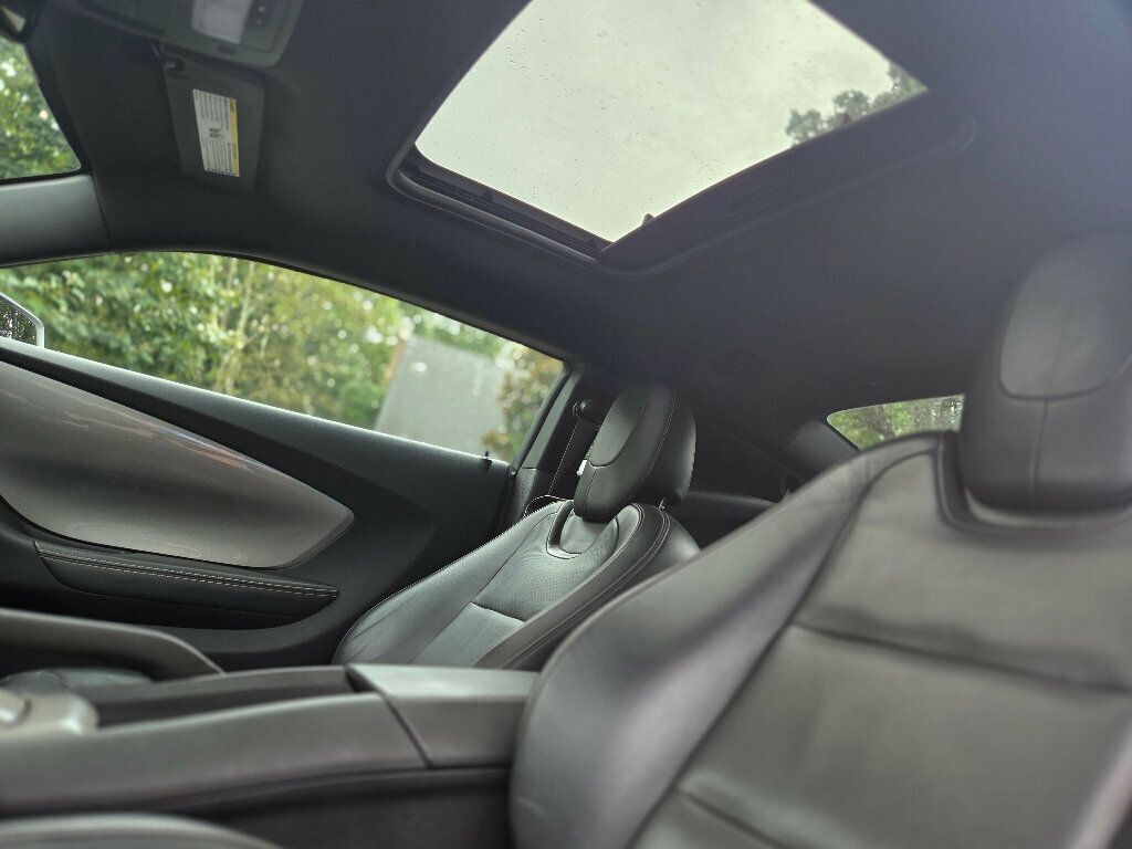 2011 Chevrolet Camaro Coupe 2LT photo 13