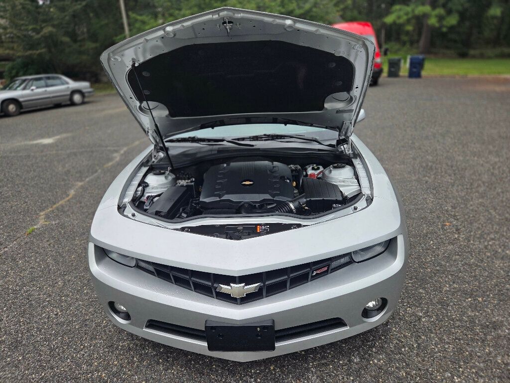2011 Chevrolet Camaro Coupe 2LT photo 17