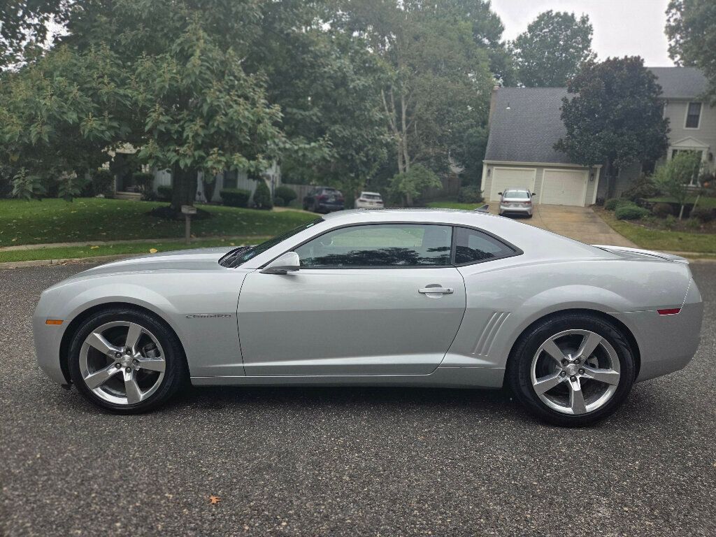2011 Chevrolet Camaro Coupe 2LT photo 2