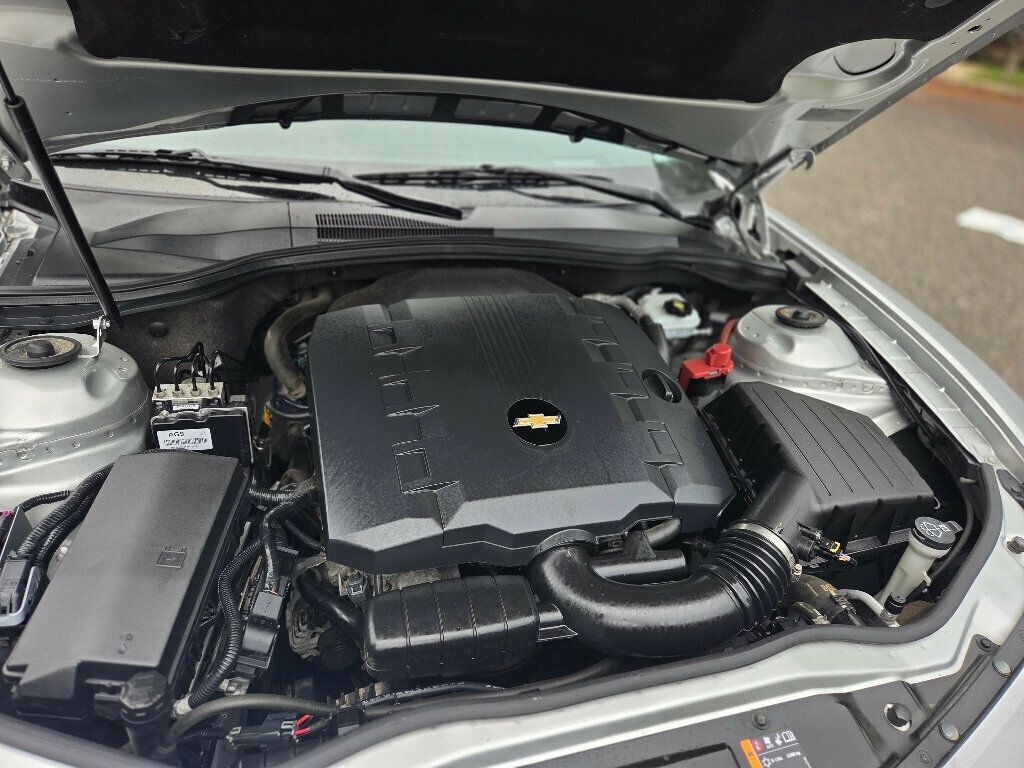 2011 Chevrolet Camaro Coupe 2LT photo 18