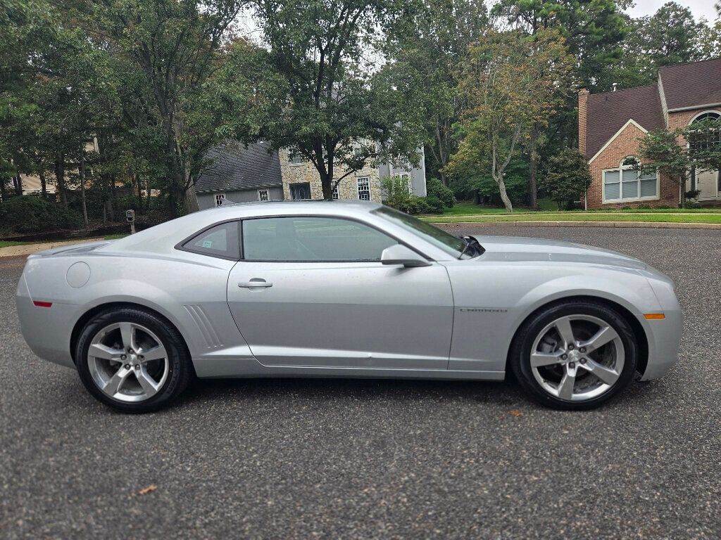 2011 Chevrolet Camaro Coupe 2LT photo 6