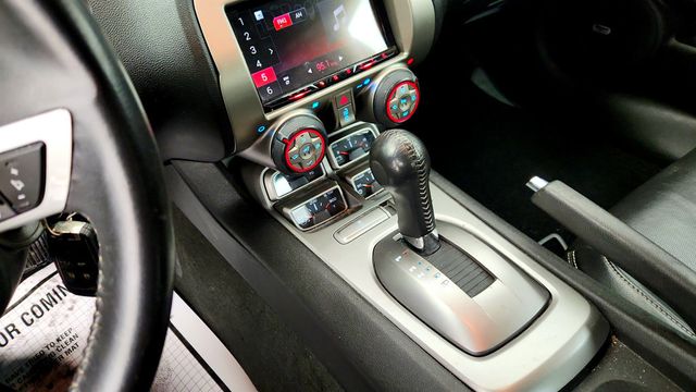 2011 Chevrolet Camaro 2dr Coupe 2LT with Upgraded 19'' Wheels and Remote Start - 22974287 - 14