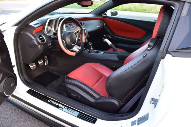 2011 Chevrolet Camaro 2dr Coupe 2SS - 23058469 - 16