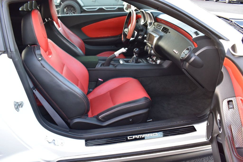 2011 Chevrolet Camaro 2dr Coupe 2SS - 23058469 - 17