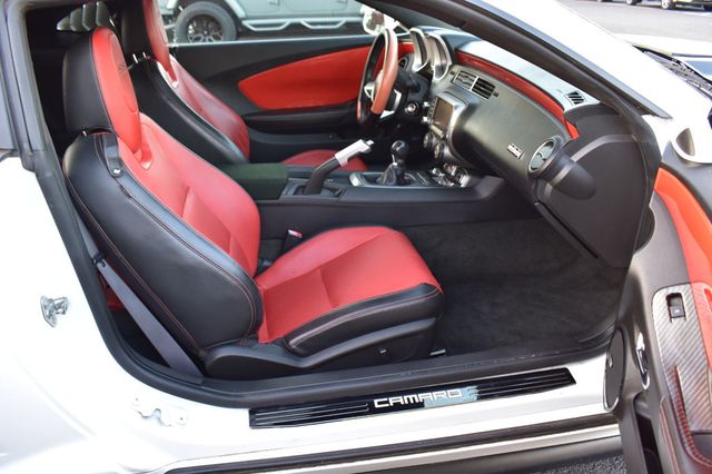 2011 Chevrolet Camaro 2dr Coupe 2SS - 23058469 - 17