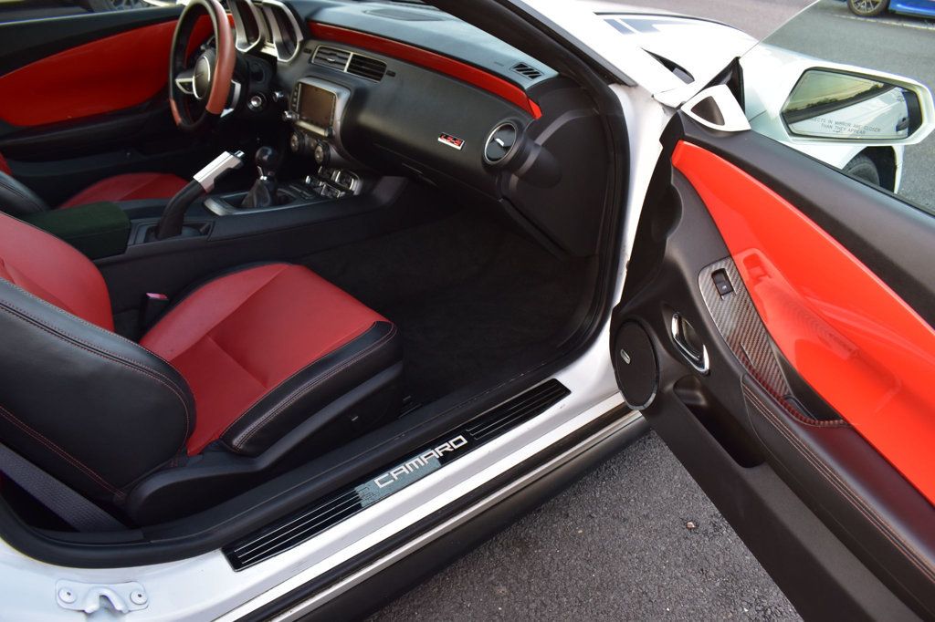 2011 Chevrolet Camaro 2dr Coupe 2SS - 23058469 - 19