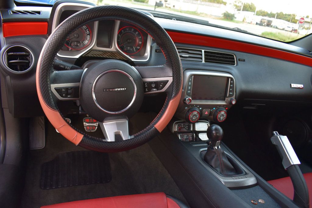 2011 Chevrolet Camaro 2dr Coupe 2SS - 23058469 - 25