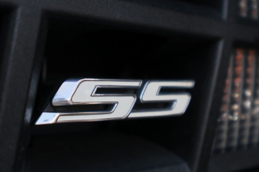 2011 Chevrolet Camaro Coupe 2SS photo 12