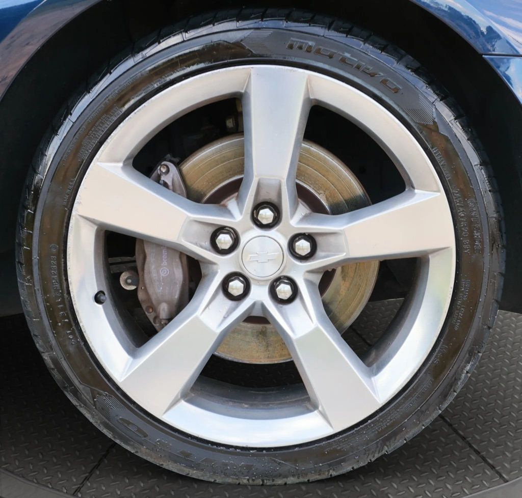 2011 Chevrolet Camaro Coupe 2SS photo 14