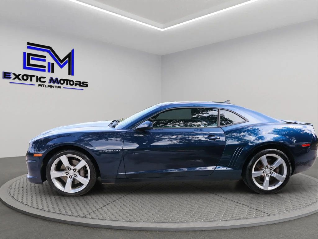 2011 Chevrolet Camaro Coupe 2SS photo 2