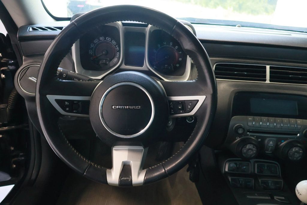 2011 Chevrolet Camaro Coupe 2SS photo 18